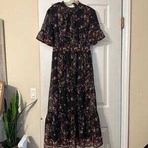 jolt midi floral black and purple short sleeve dress